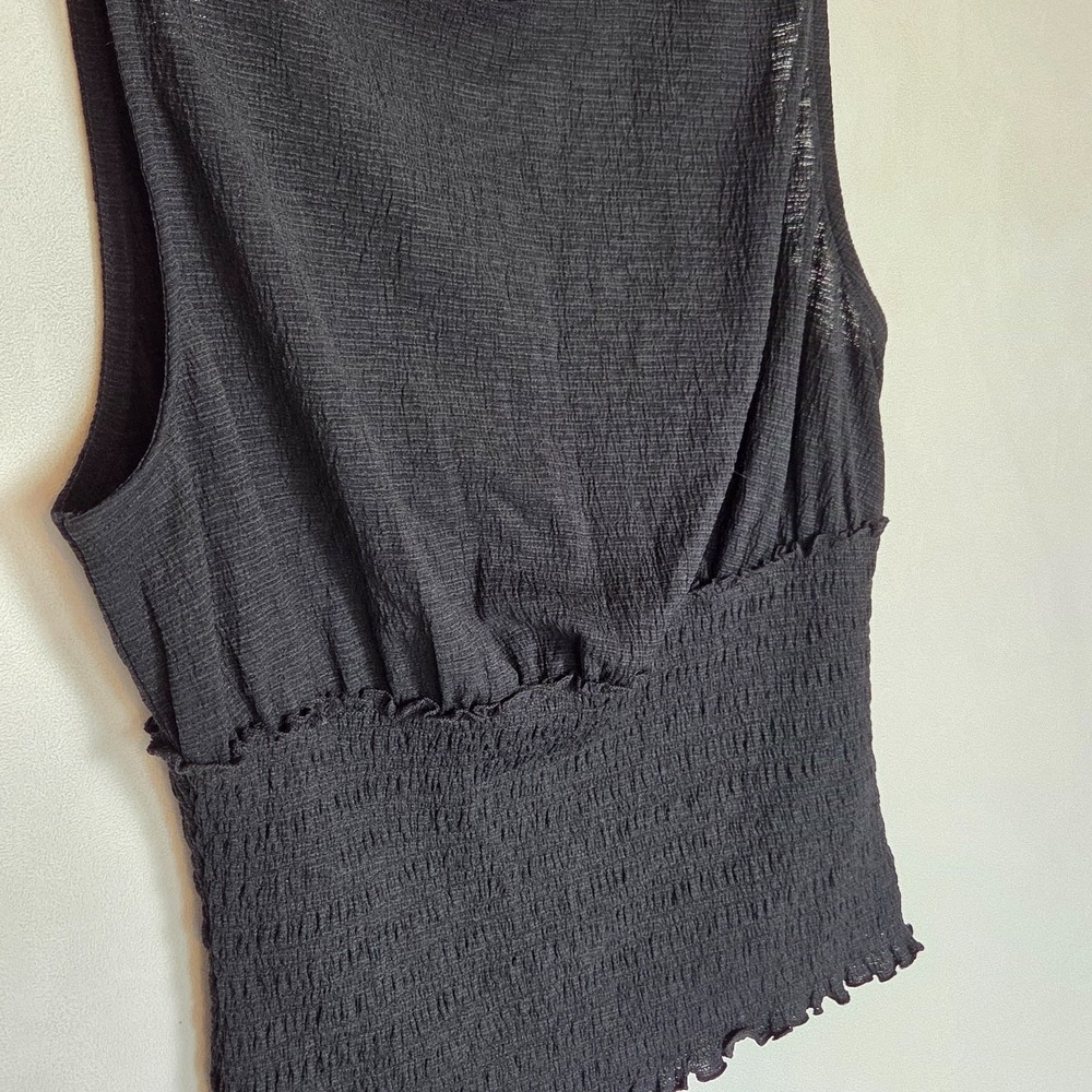 NWT Kimchi Blue Smocked Black Medium Tank Top Textured Reversible Front To Back - Picture 9 of 10